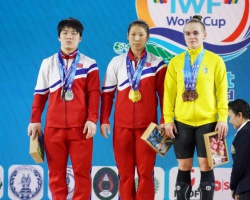 จอมพลังสาวเกาหลีเหนือช่วยกันกวาดเหรียญ รุ่น 64 กิโลกรัม หญิง