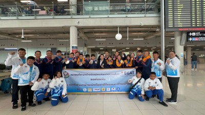 จอมพลังดาวรุ่งชุดสู้ศึกเอเชียหอบเหรียญรางวัลกลับถึงไทยแล้ว Image 6