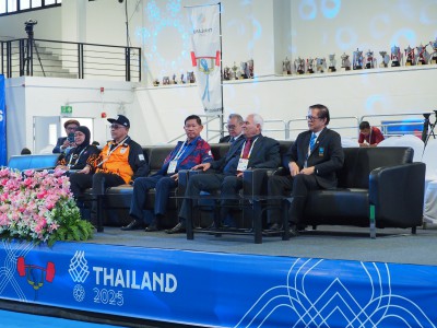 ประธานสหพันธ์ยกน้ำหนักนานาชาติร่วมชมกีฬายกน้ำหนัก ซีเกมส์ คร ... Image 2