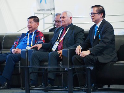 ประธานสหพันธ์ยกน้ำหนักนานาชาติร่วมชมกีฬายกน้ำหนัก ซีเกมส์ คร ... Image 6