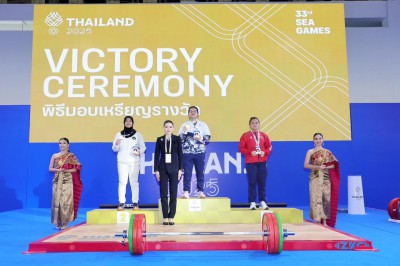 พลตรีหญิง ท่านผู้หญิงอรอนงค์ ปิยนาฏวชิรพัทธ์ เป็นประธานมอบเห ... Image 22