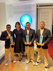 3 จอมพลังรับมอบโล่เกียรติคุณงาน “คืนที่ดาวพราวฟ้า” Image 9