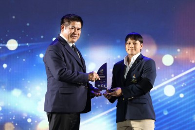 “วีรพล” คว้านักกีฬาสมัครเล่นชายดีเด่น-“เสธ.ยอด-มาดามบุษ” รับ ... Image 2