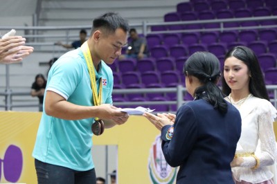 “เวฟ” โชว์กระชาก 3 เหรียญทอง-“ธีระวัตร-บุศยา” ฟอร์มเฉียบคว้า ... Image 47