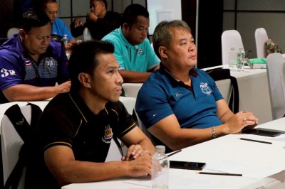 ผู้ฝึกสอนยกน้ำหนักอบรมเข้มข้นเน้นเขียนโปรแกรมฝึกซ้อมและจิตวิ ... Image 2