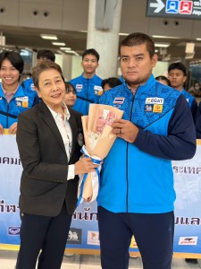 นักยกน้ำหนักชุดยุวชนและเยาวชนเอเชียหอบเหรียญถึงประเทศไทยแล้ว Image 10