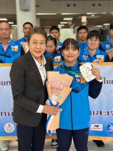 นักยกน้ำหนักชุดยุวชนและเยาวชนเอเชียหอบเหรียญถึงประเทศไทยแล้ว Image 21