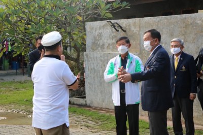 พล.อ.วิชญ์ ตรวจเยี่ยมการฝึกซ้อมของทัพยกน้ำหนักทีมชาติไทย ที่ ... Image 6