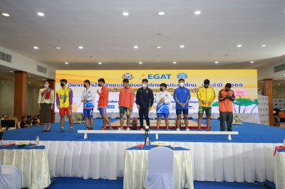 พสิษฐ์ แสงม้า จากโรงเรียนกีฬาจังหวัดชลบุรี เอ เหมา 3 เหรียญท ... Image 1