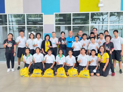 กฟผ.-สมาคมกีฬายกน้ำหนักฯ ช่วยผู้ประสบภัยน้ำท่วม Image 2