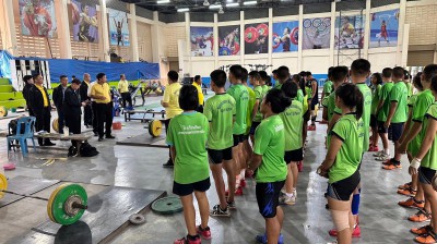 “เสธ.ยอด” นำทัพเยี่ยมชมศูนย์ฝึกมวกเหล็ก-สโมสรโรงเรียนกีฬาเทศ ... Image 4