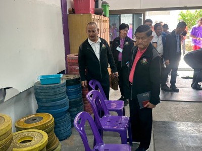 สมาคมยกเหล็กเยือนทีมบ้านไผ่ ขก.5-“เสธ.ยอด” เล็งปรับแนวทางมุ่ ... Image 6