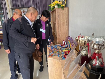 สมาคมยกเหล็กเยือนทีมบ้านไผ่ ขก.5-“เสธ.ยอด” เล็งปรับแนวทางมุ่ ... Image 7