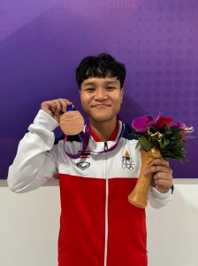 &quot;Thanyathon&quot; Wins Bronze Medal in Women's 49kg Weightlifting ... Image 9