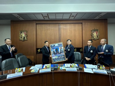 Prachya Keeratinan, President of the TAWA, Congratulates Maj ... Image 2