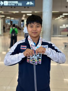 ทีมยกน้ำหนักชุดลุยศึกเยาวชนชิงชนะเลิศแห่งโลกกลับถึงไทยแล้ว Image 5