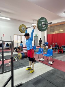 2 นักยกเหล็กสายเลือดใหม่ปรับตัวได้-ลงฝึกซ้อมพร้อมขึ้นเวทียุว ... Image 4