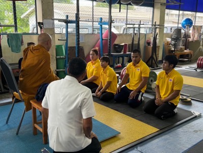 4 จอมพลังโอลิมปิกกราบนมัสการพระราชวัชรสุทธิวงศ์ เพื่อเป็นสิร ... Image 2
